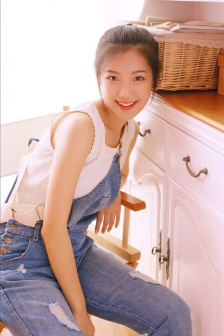 可以自由脱卸女生衣服的